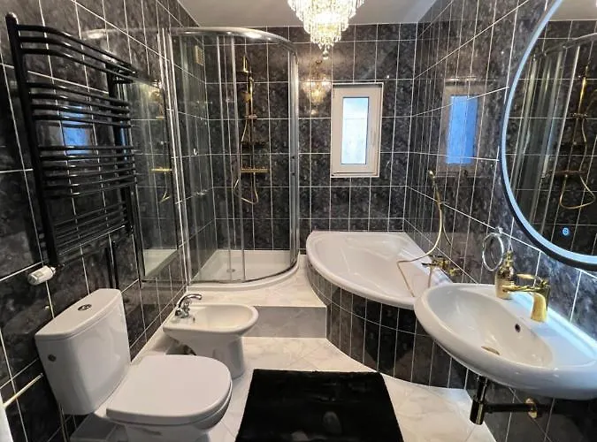 Апартаменты Comfort Zone B *